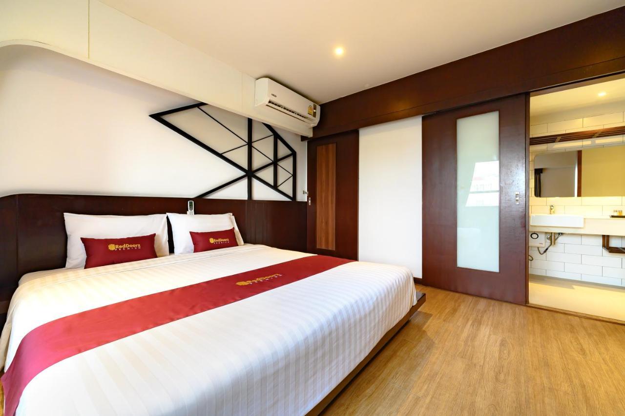 Coco Hotel Bangkok Exterior photo