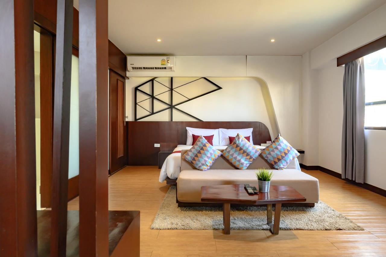 Coco Hotel Bangkok Exterior photo