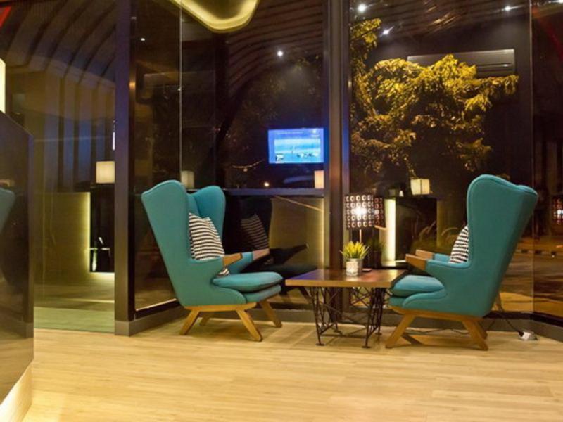 Coco Hotel Bangkok Exterior photo