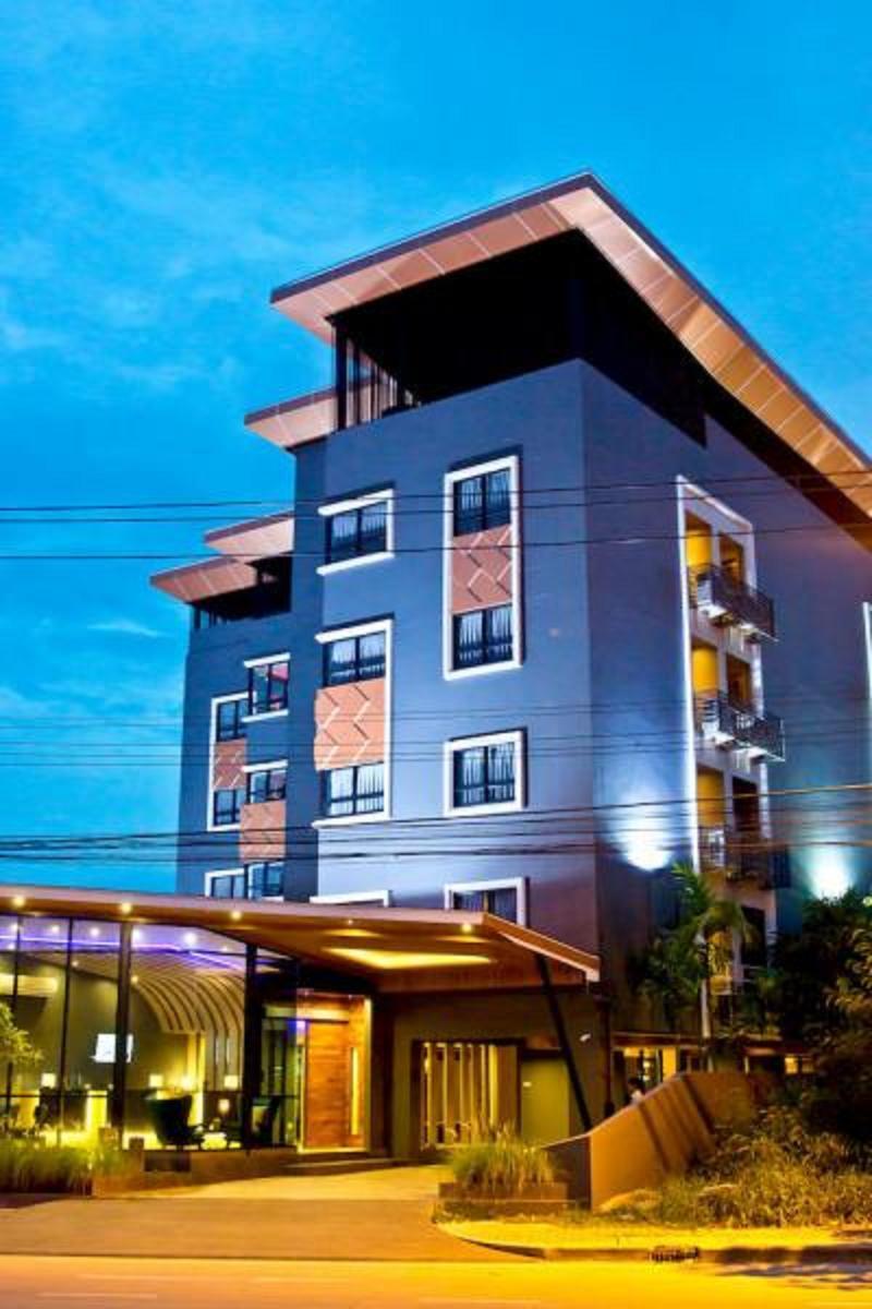 Coco Hotel Bangkok Exterior photo